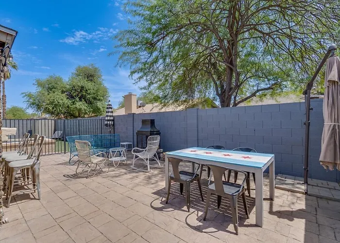 Dugout Summer Getaway Sparkling Pool Hot Tub Holiday home Mesa